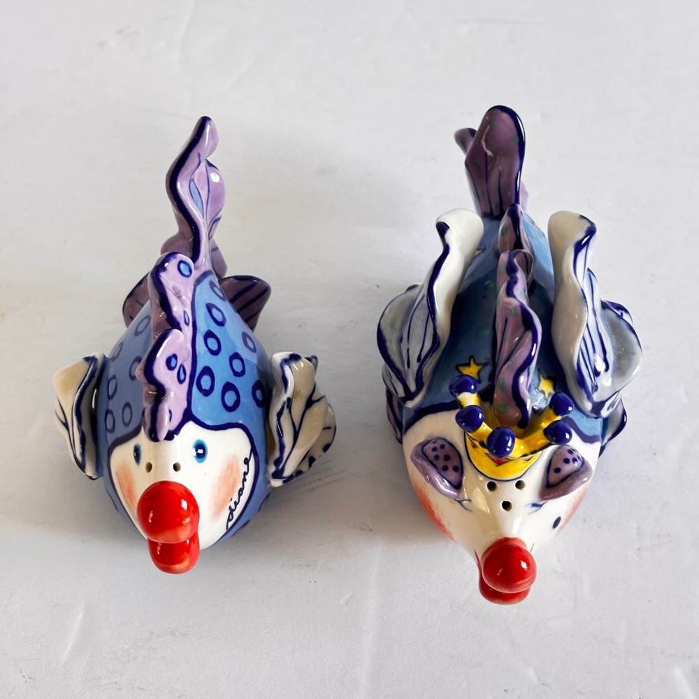 Diane Artware Kissing Fish Salt Pepper Shakers Crown Clay Art Ware Vtg 2002 - Picture 7 of 10